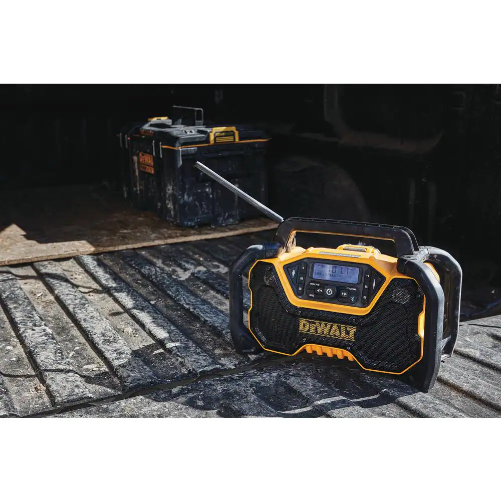 DCR028B 20-Volt MAX Compact Bluetooth Radio (Tool Only) - Levo Sportswear